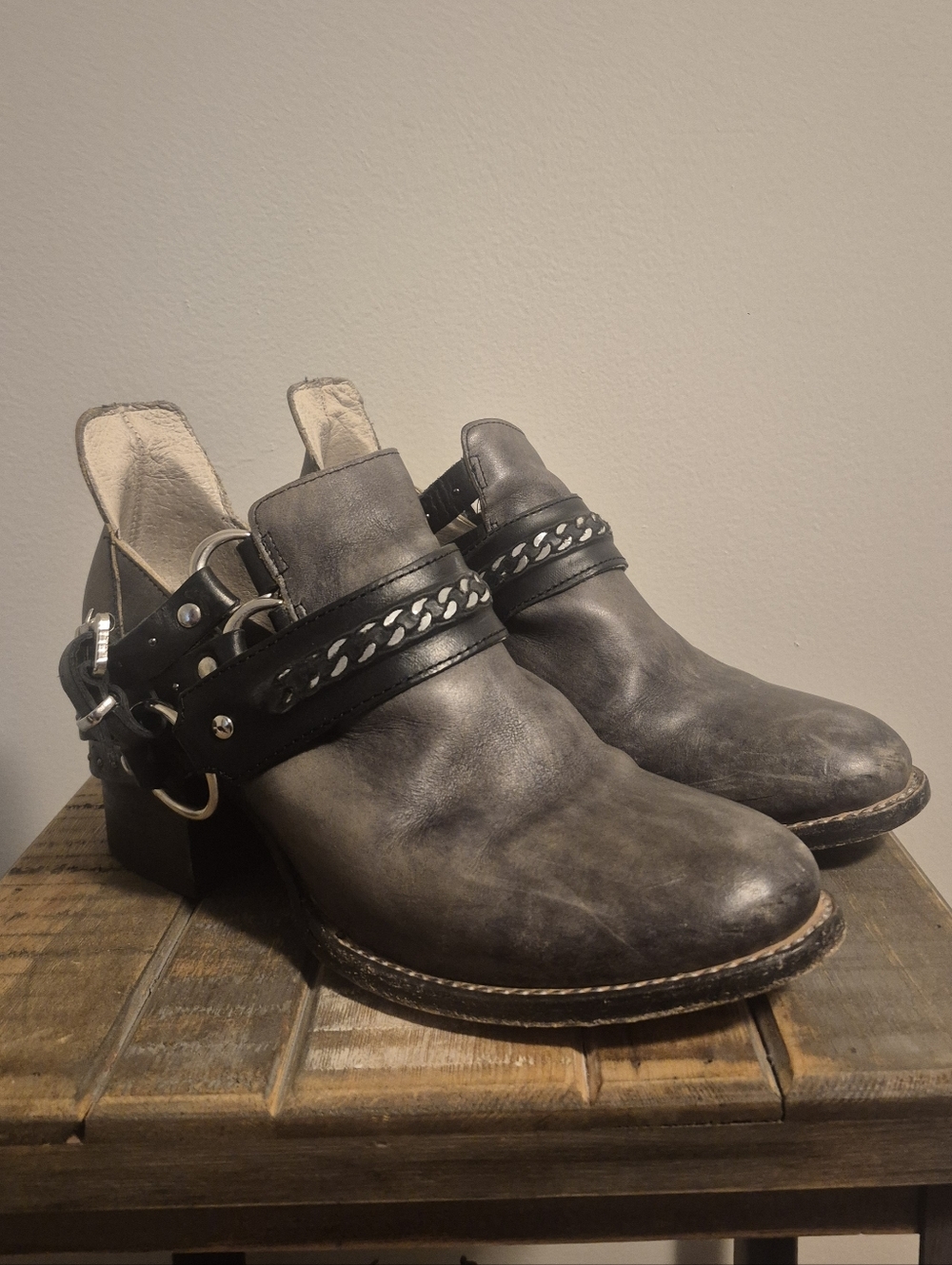 Freebird Distressed Leather Ankle Boots - Picture 2 of 9